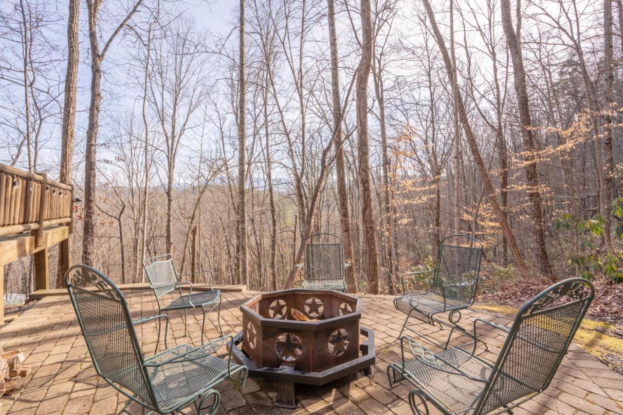 Moonshine Ridge Cabin With Hot Tub And Fire Pit 비둘기 포지 외부 사진