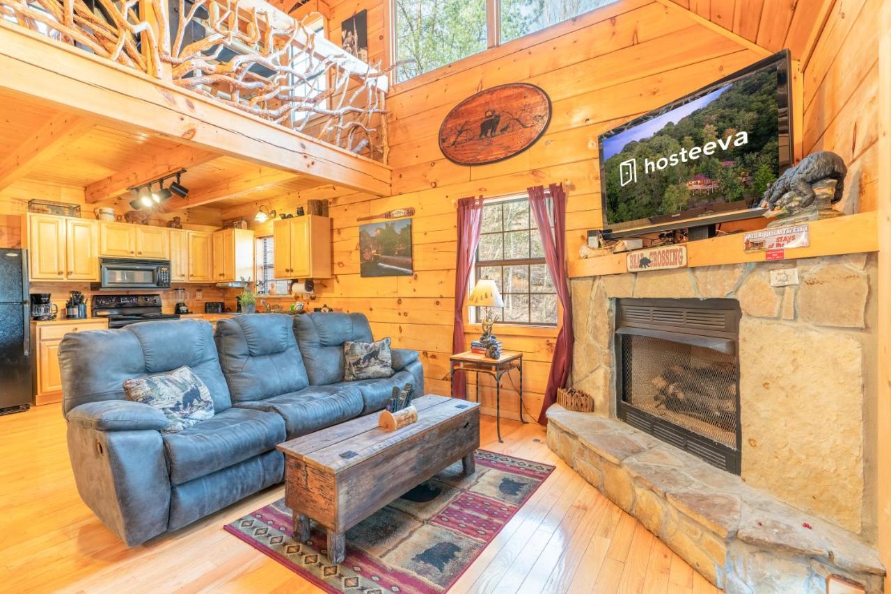 Moonshine Ridge Cabin With Hot Tub And Fire Pit 비둘기 포지 외부 사진
