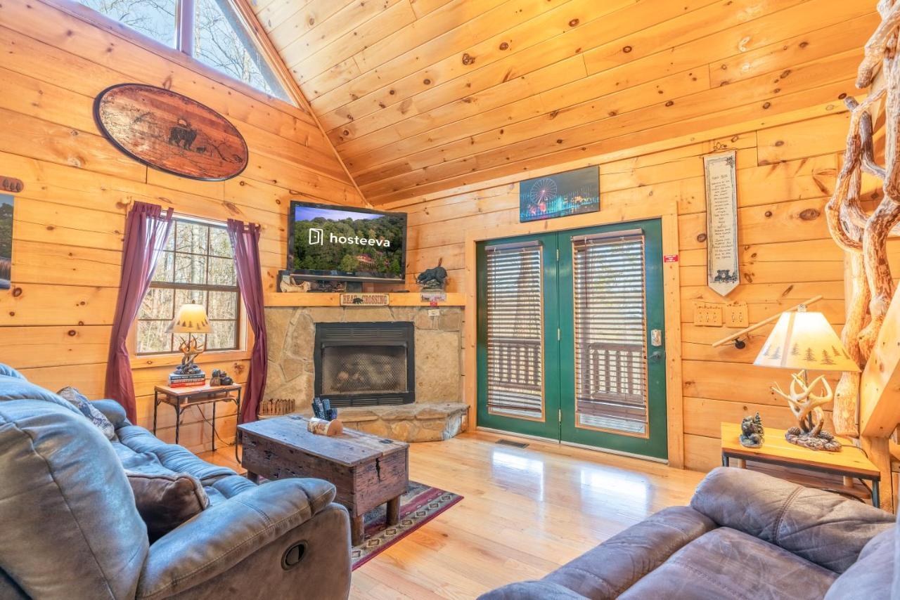 Moonshine Ridge Cabin With Hot Tub And Fire Pit 비둘기 포지 외부 사진