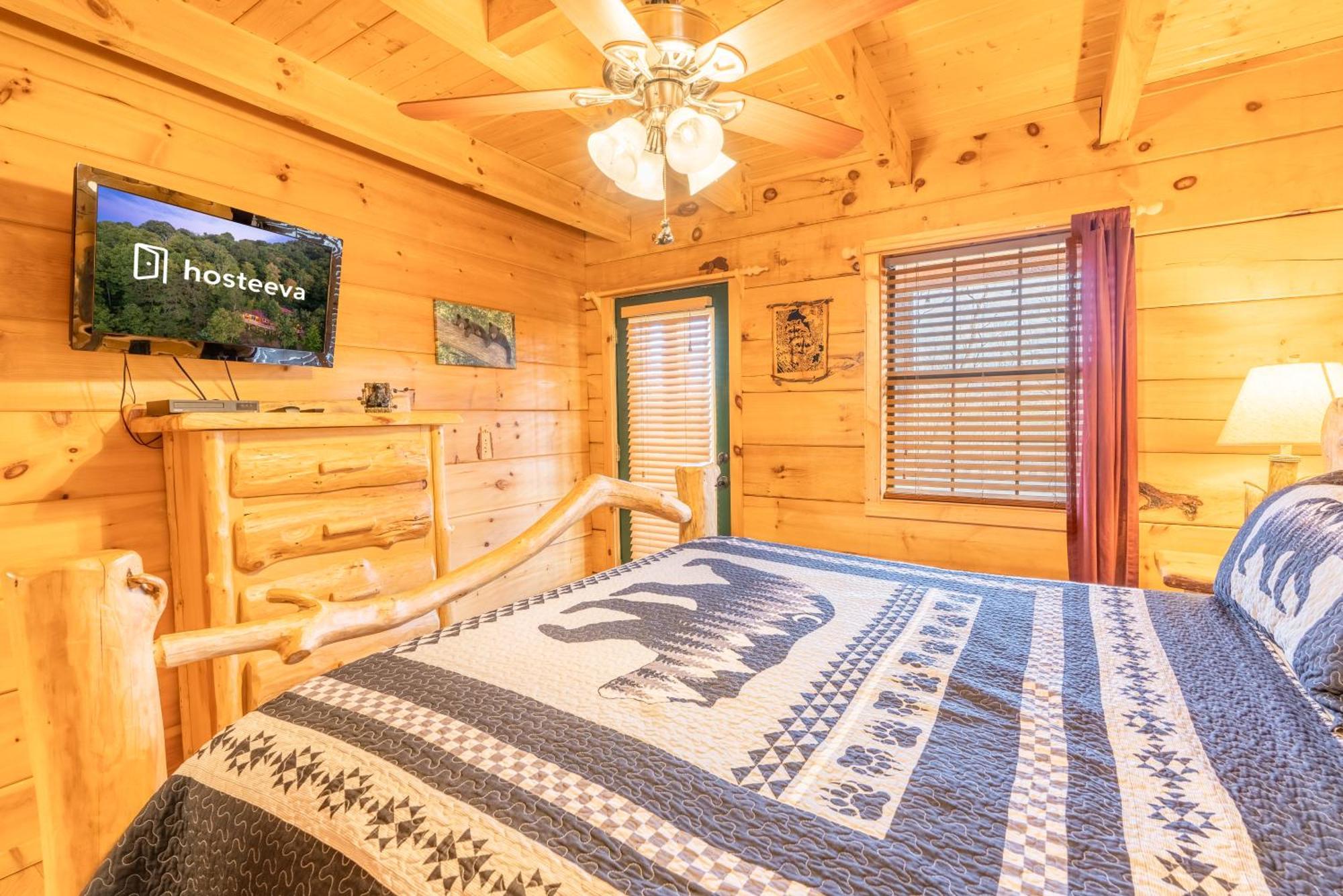 Moonshine Ridge Cabin With Hot Tub And Fire Pit 비둘기 포지 외부 사진