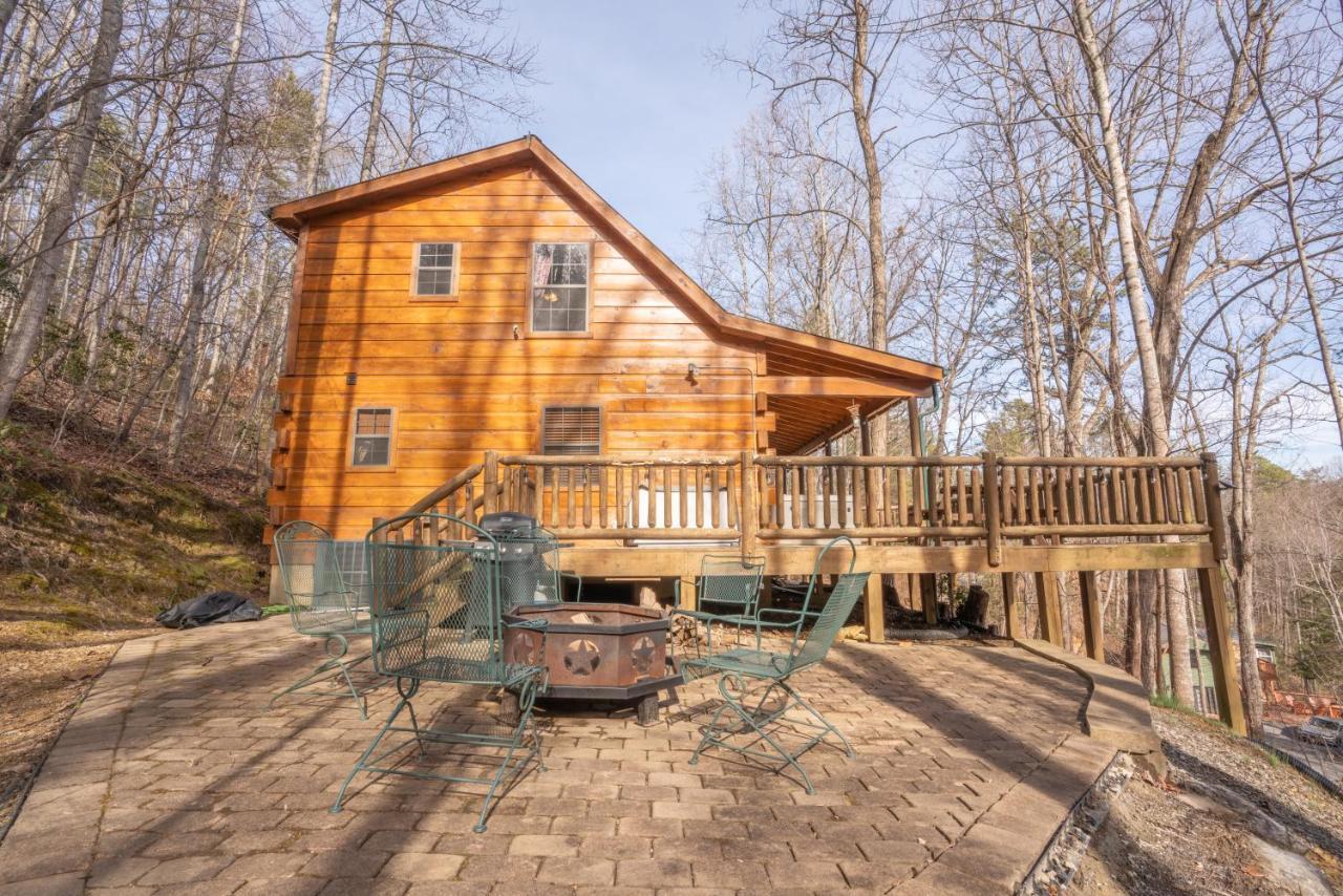 Moonshine Ridge Cabin With Hot Tub And Fire Pit 비둘기 포지 외부 사진